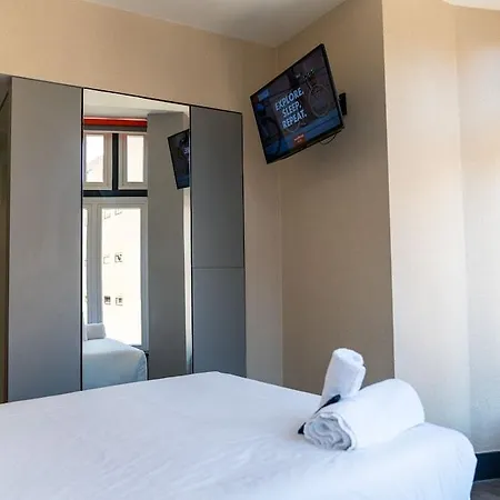 Easyhotel Ξενοδοχείο 3*