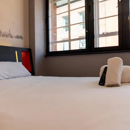 Easyhotel 3*