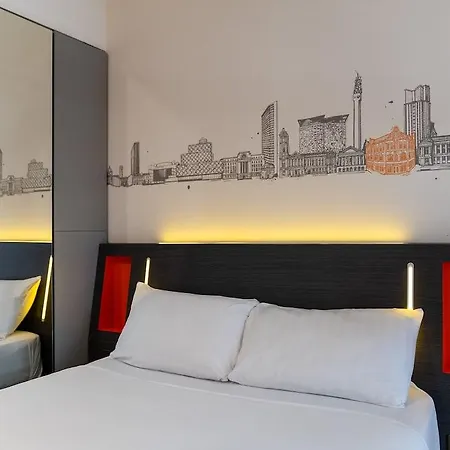 Easyhotel 3*